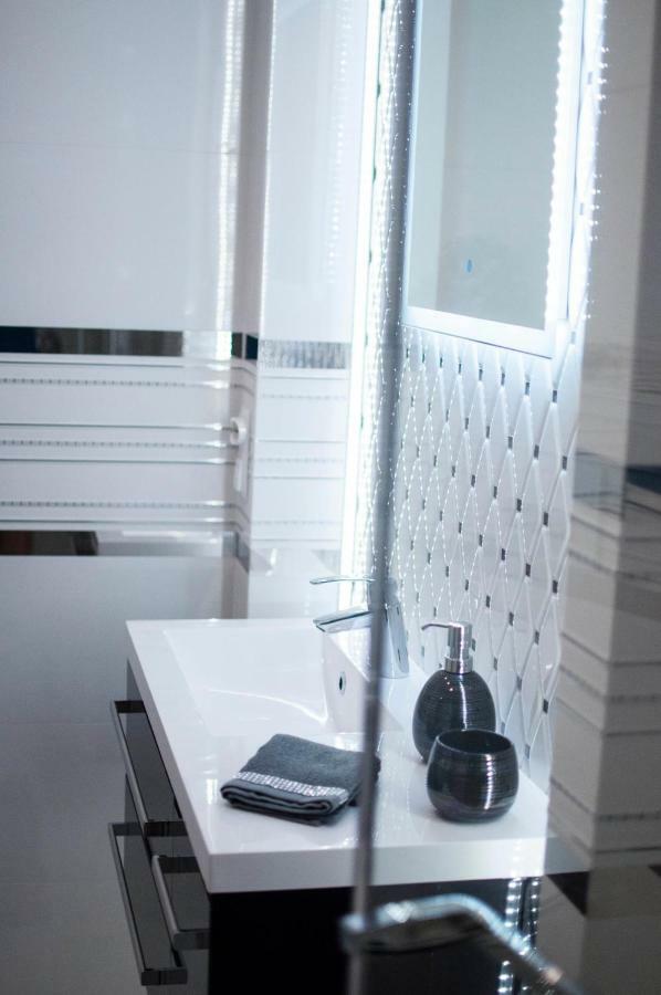 Cracow Jacuzzi Apartments - Silver Room 크라쿠프 외부 사진